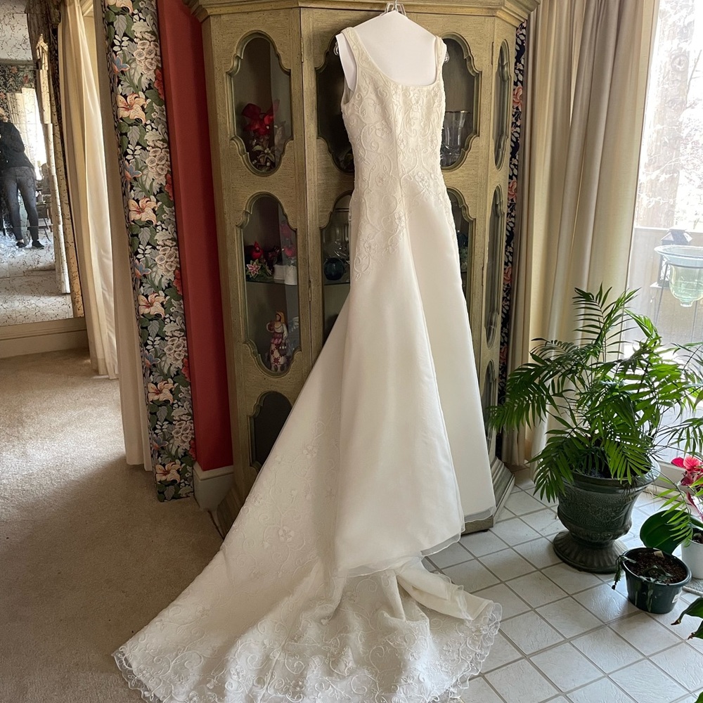 Wedding dress